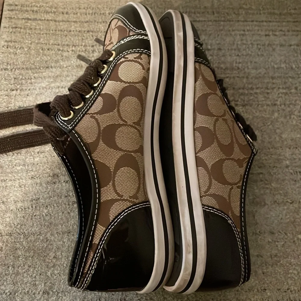 Coach Sneakers Women Size 8 Brown Tan Signature Logo Patent Leather Detail - Picture 5 of 12